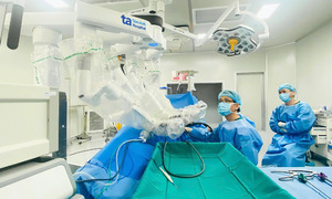 Robotic surgery removes abdominal tumor