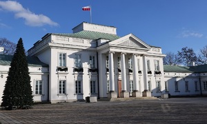 Poland expels Ukrainian man for flying drone over government buildings