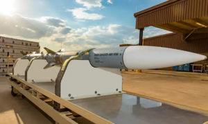 US fighter jet launches AIM-120 missile at record distance
