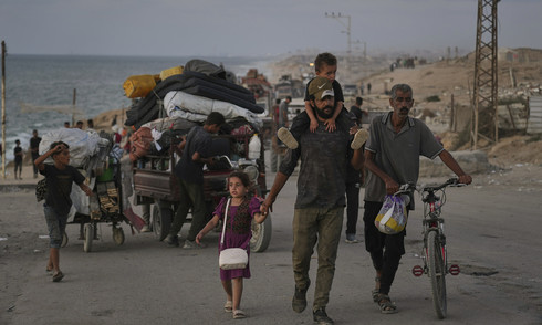 Israel bombs Gaza City, forcing mass exodus
