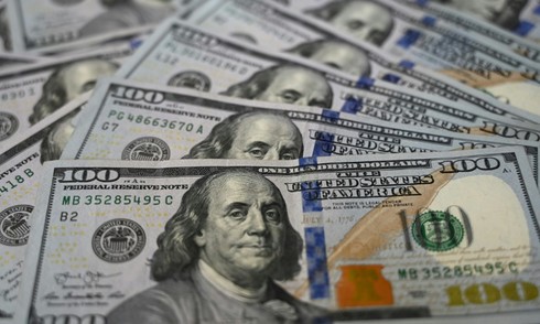 US dollar weakens ahead of expected Fed rate cut