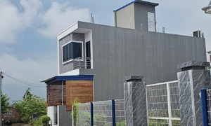 Man refuses to demolish house built on wrong land