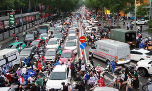 Financial aid proposed for Vietnamese citizens switching to green vehicles