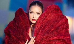 Miss Universe Vietnam Ngoc Chau closes Vinh Hy Bay fashion show
