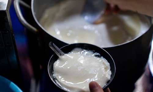Beloved Hanoi tofu pudding shop sells over 100 kg daily