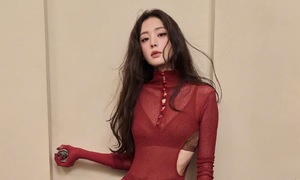 Xinjiang actress Gulnazar embraces lingerie-baring trend
