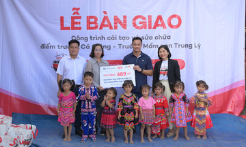 New classrooms handed over to children in Thanh Hoa border region