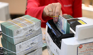 Banks without profit, bad debt over 3% still eligible for listing