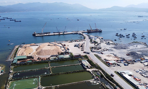 Cam Ranh bay fuel depot to be built on reclaimed land