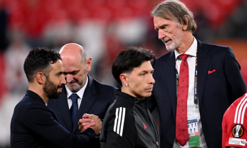 Man Utd posts record revenue