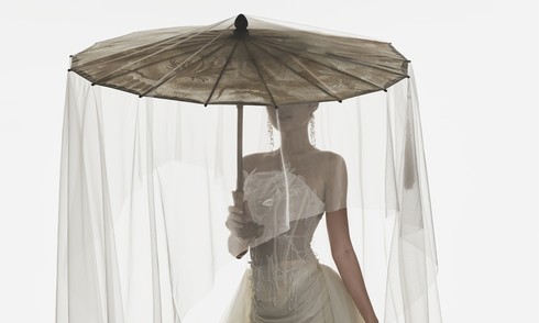 Designer showcases Hue royal embroidery in unique wedding dress show
