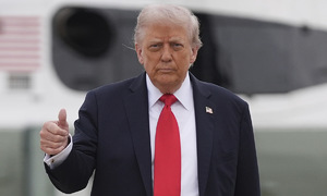 Trump: Critical TV stations should lose licenses
