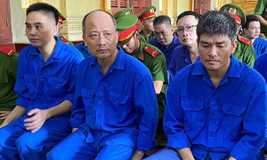 Smuggling ring forfeits over 252 billion VND in gold smuggling case
