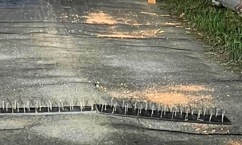 How a gang used tire spikes to ambush over 10 smugglers