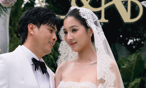 Ho Quang Hieu thanks wife for 'dream family' at wedding