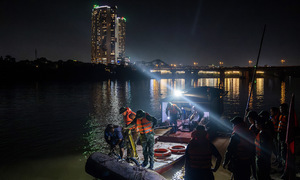 Two-ton bombs removed near Long Bien bridge