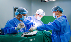 Couple diagnosed with early-stage thyroid cancer