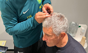 Former Barca coach suffers head injury during Beijing Guoan - Cong An Ha Noi match