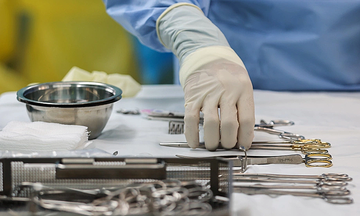 Honeymoon tragedy: groom loses testicle after accident