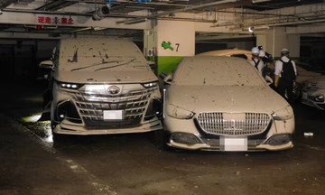 Nearly 300 cars flooded in parking garage