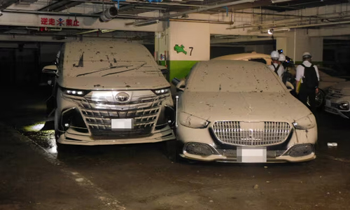 Nearly 300 cars flooded in parking garage