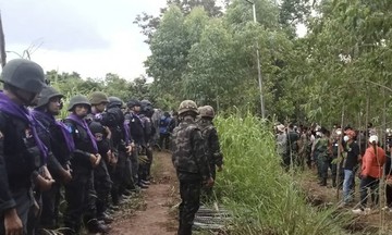 Thailand issues ultimatum to Cambodians in disputed border area