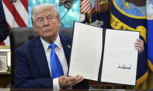 Trump launches $1 million 'gold card' immigration program