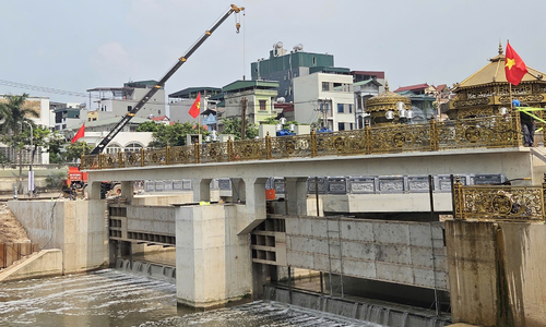 Yen Xa wastewater plant replenishes To Lich river