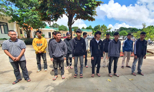 Teens clash, throw beer bottles at police