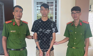 Suspect stabs motorcycle taxi driver, steals vehicle