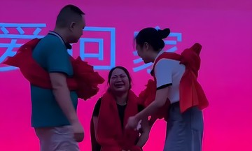 Lost son's reunion gift after 33 years