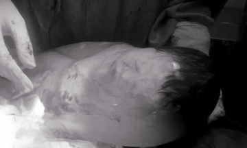 Baby boy born en caul
