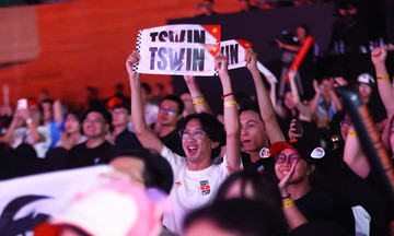 Thousands of fans cheer on TSW to victory against Taiwanese rivals