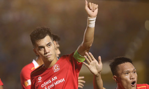 Nguyen Tien Linh scores and nets own goal against former club