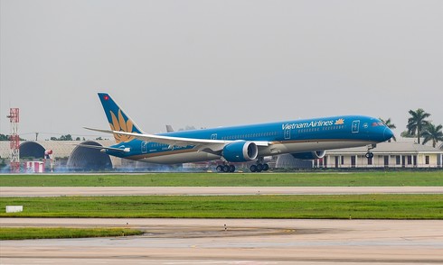 Vietnam Airlines seeks 30 wide-body aircraft in potential $10 billion deal
