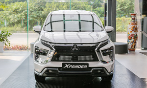2025 Mitsubishi Xpander AT Premium priced at 659 million VND