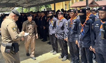 Thailand deploys 1,400 riot police to Cambodian border