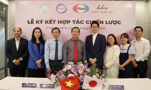 Expanding Alzheimer's support project in Vietnam