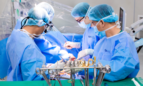 Blood clot blocks leg artery