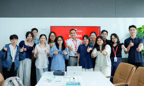 J&T Express cultivates future leaders through internship program