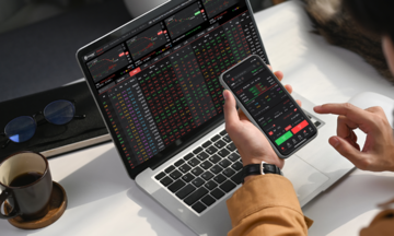 Investment funds increase cash holdings