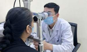 Diabetic retinopathy brings Russian woman back to Vietnam for treatment