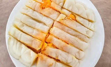 Flattened mooncakes: the latest mid-autumn festival trend