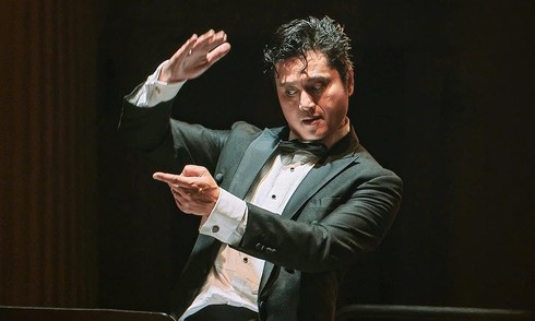 Conductor Le Ha My leads 'Tchaikovsky & Grieg' concert
