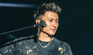 Nicholas Tse expresses love for Faye Wong with guitar engraving