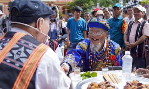The Unification Ceremony of Three Co Tu Villages