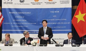 President encourages greater US investment in Vietnam