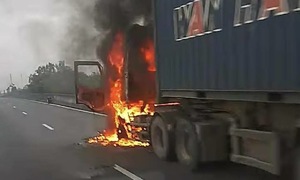Tractor-trailer catches fire on Trung Luong expressway