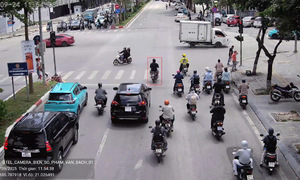 AI cameras record over 1,400 red-light violations in half a day