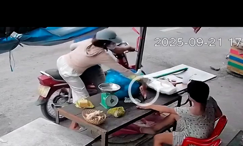 Couple steals phone from woman with disabilities